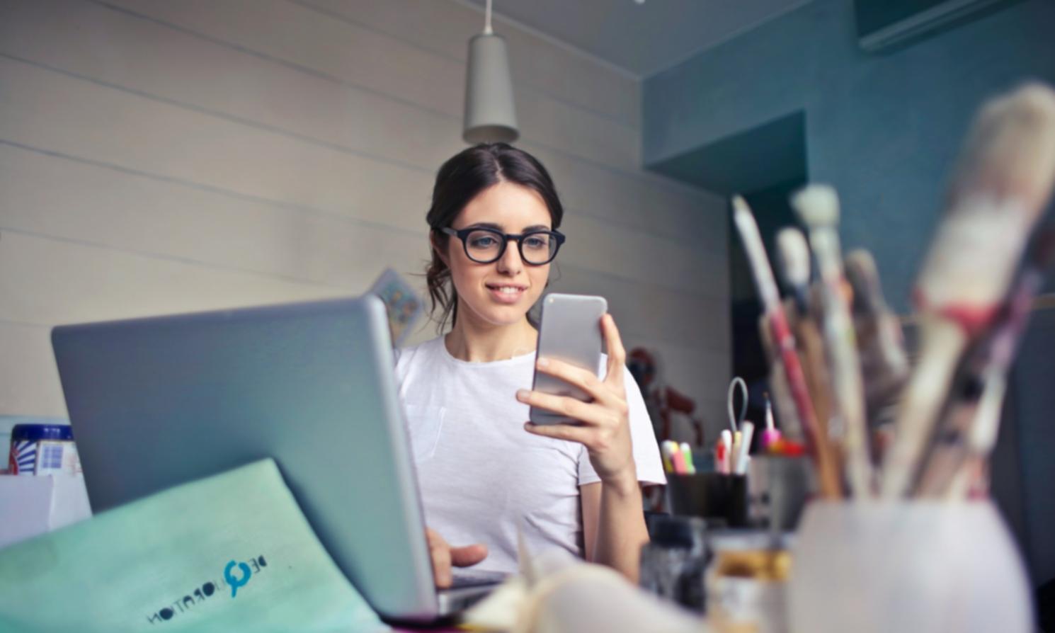 Team bei der Analyse von Website-Daten